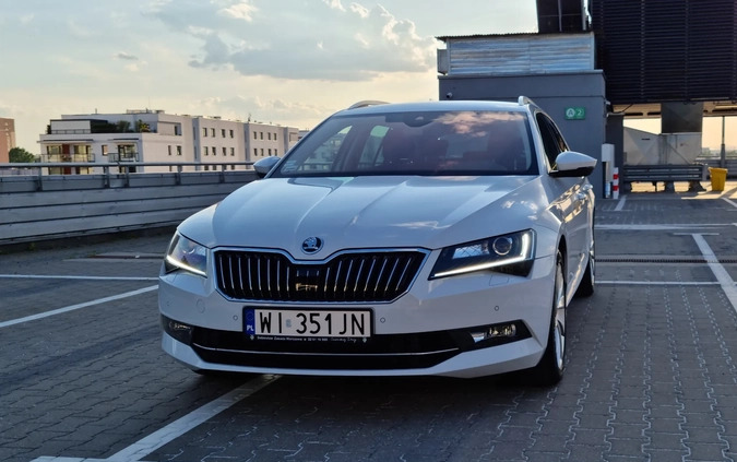 Skoda Superb cena 121900 przebieg: 66369, rok produkcji 2018 z Warszawa małe 742